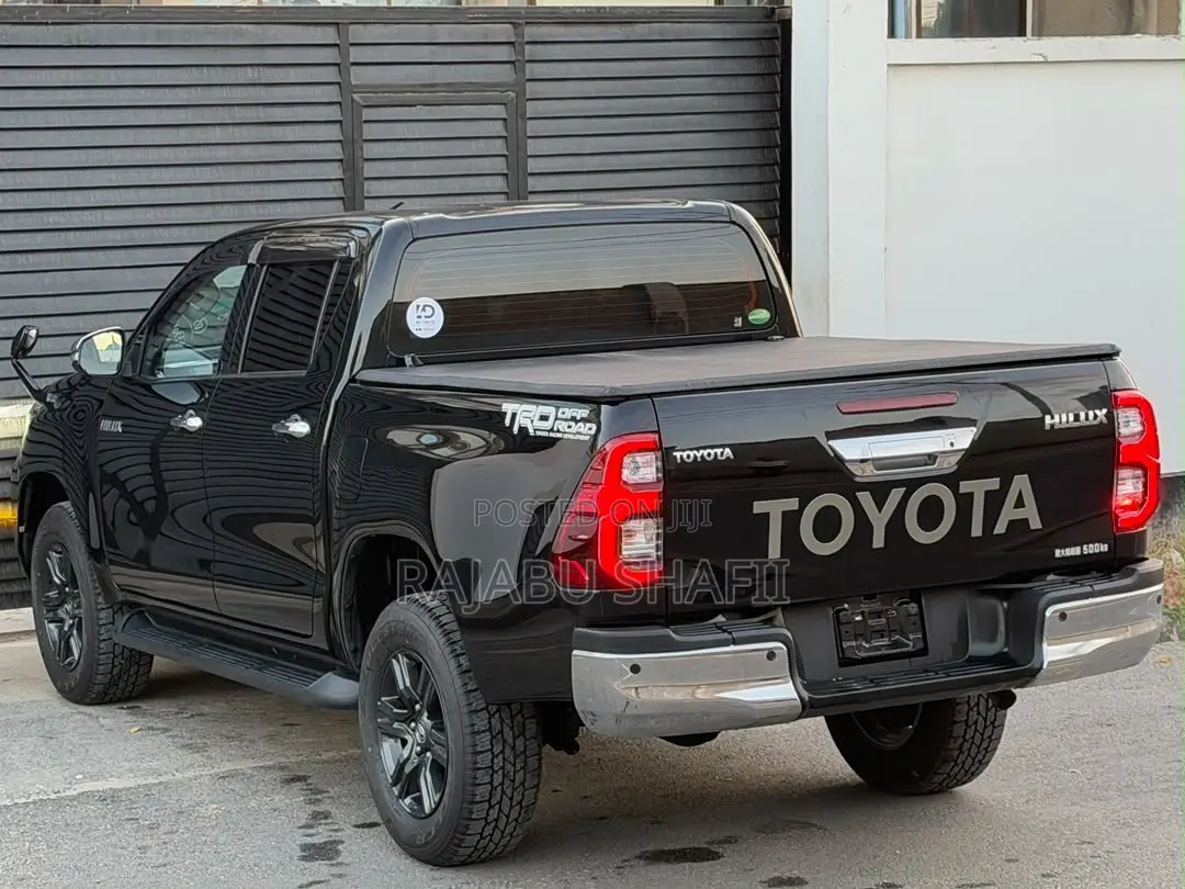 Toyota Hilux Revo Double Cab Deisel 2.8 AWD 2021 Black