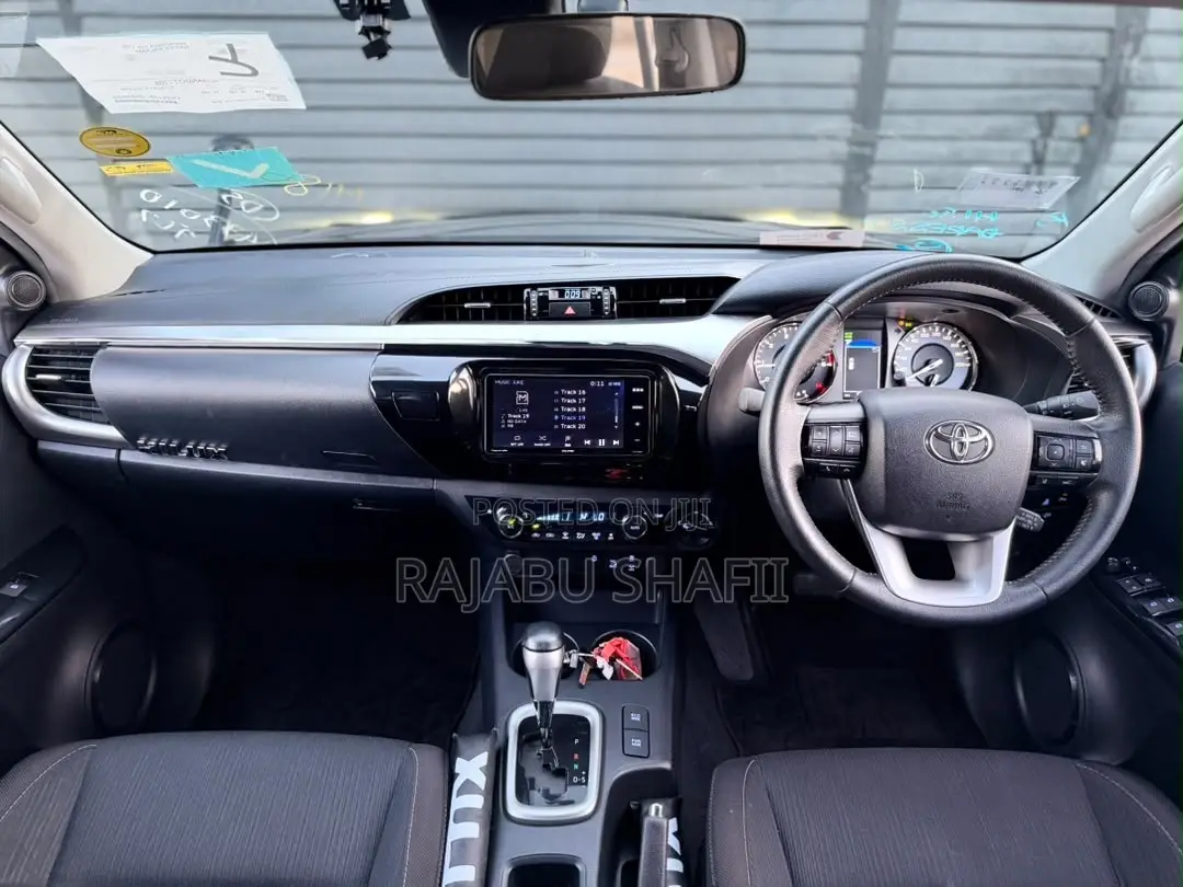Toyota Hilux Revo Double Cab Deisel 2.8 AWD 2021 Black