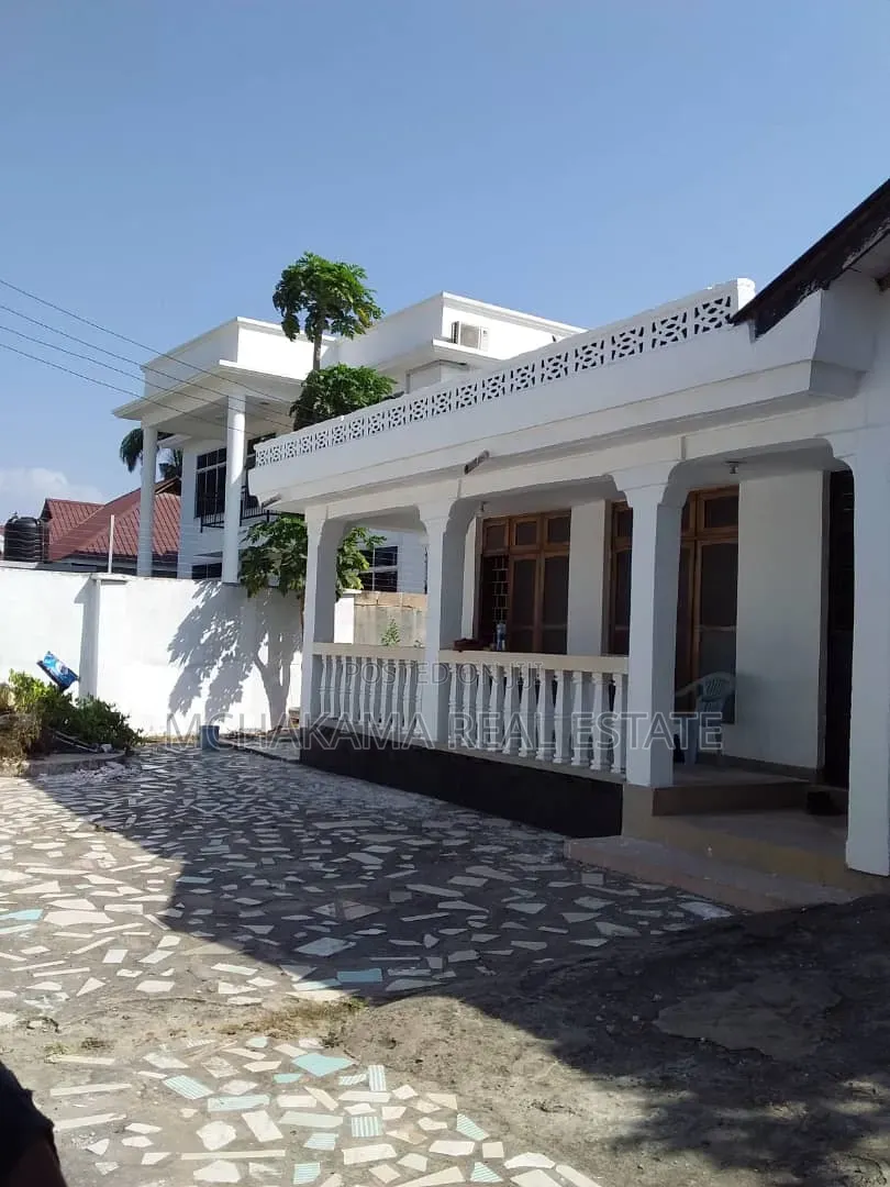 3bdrm House in Mchakama Real Estate, Mbezi Beach for sale