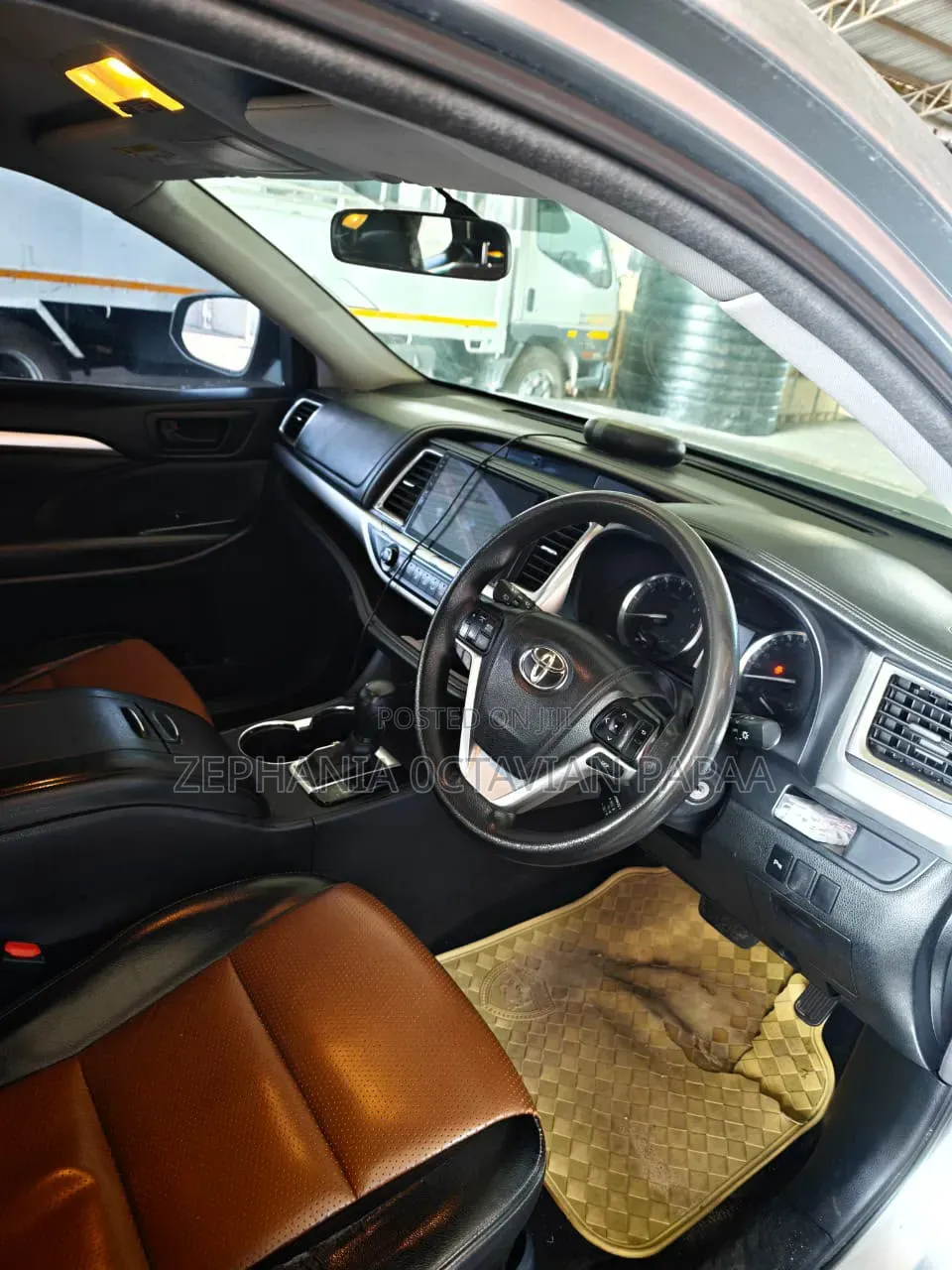 Toyota Kluger 2014 Silver