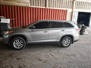 Toyota Kluger 2014 Silver