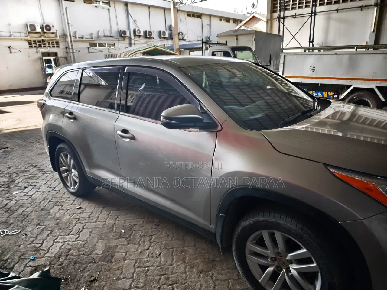 Toyota Kluger 2014 Silver