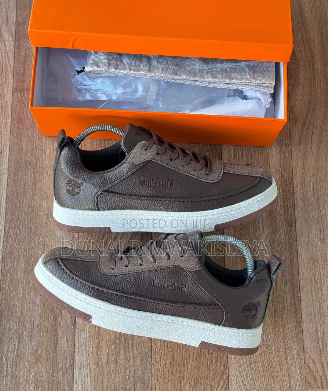 Court Sneakers