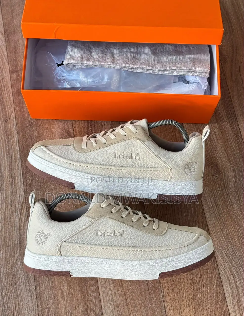 Court Sneakers