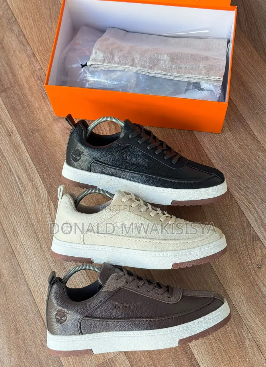 Court Sneakers