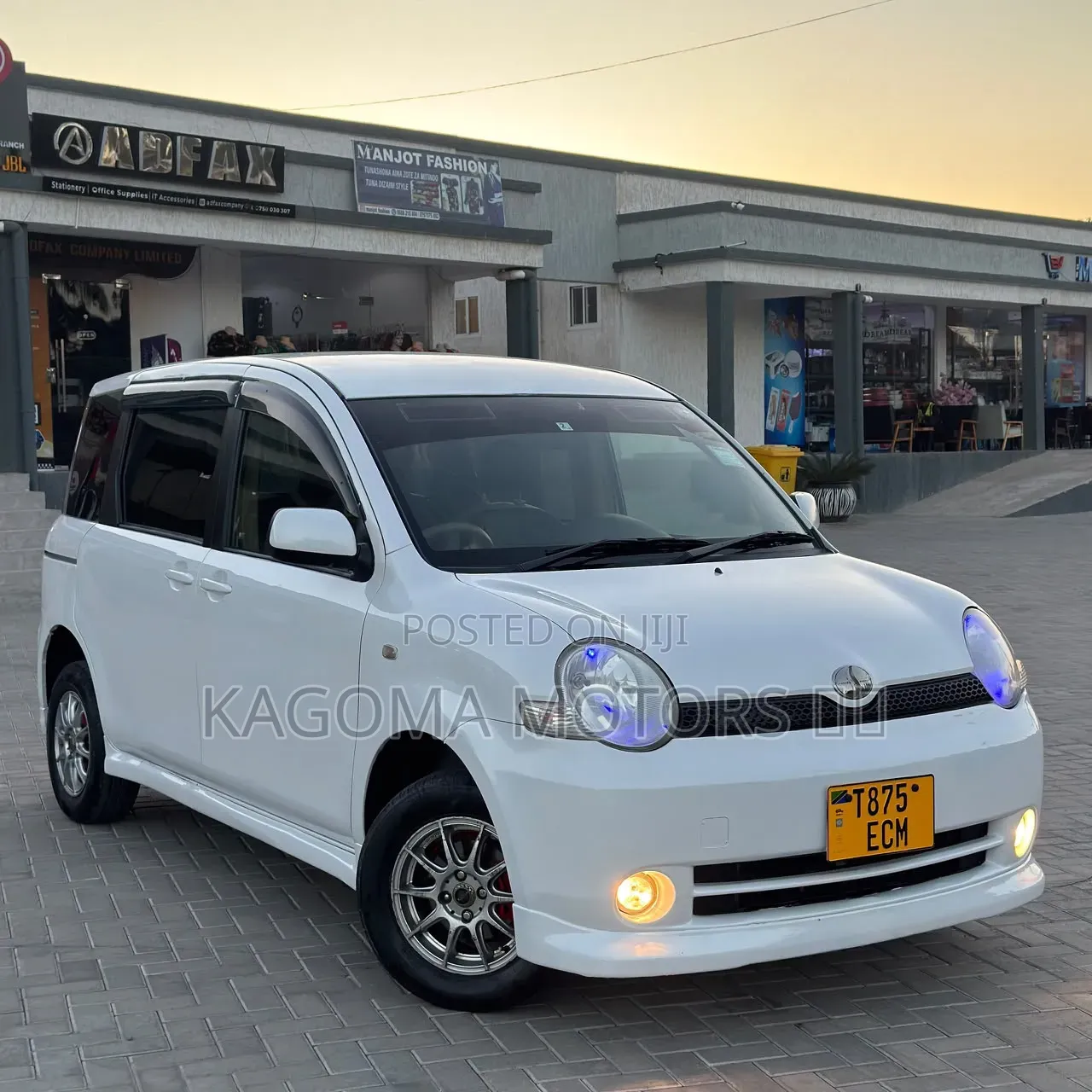 Toyota Sienta 2003 White