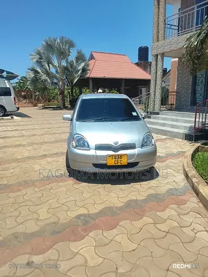Toyota Vitz 2003 Silver
