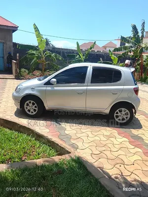 Toyota Vitz 2003 Silver