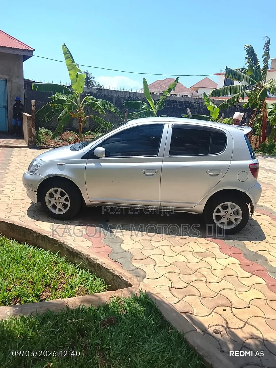 Toyota Vitz 2003 Silver