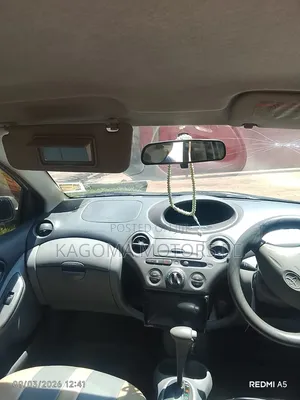 Toyota Vitz 2003 Silver