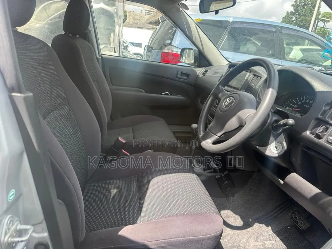 Toyota Succeed 2002 Silver