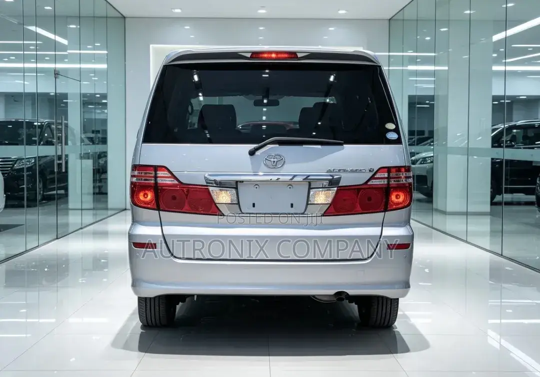 Toyota Alphard 2005