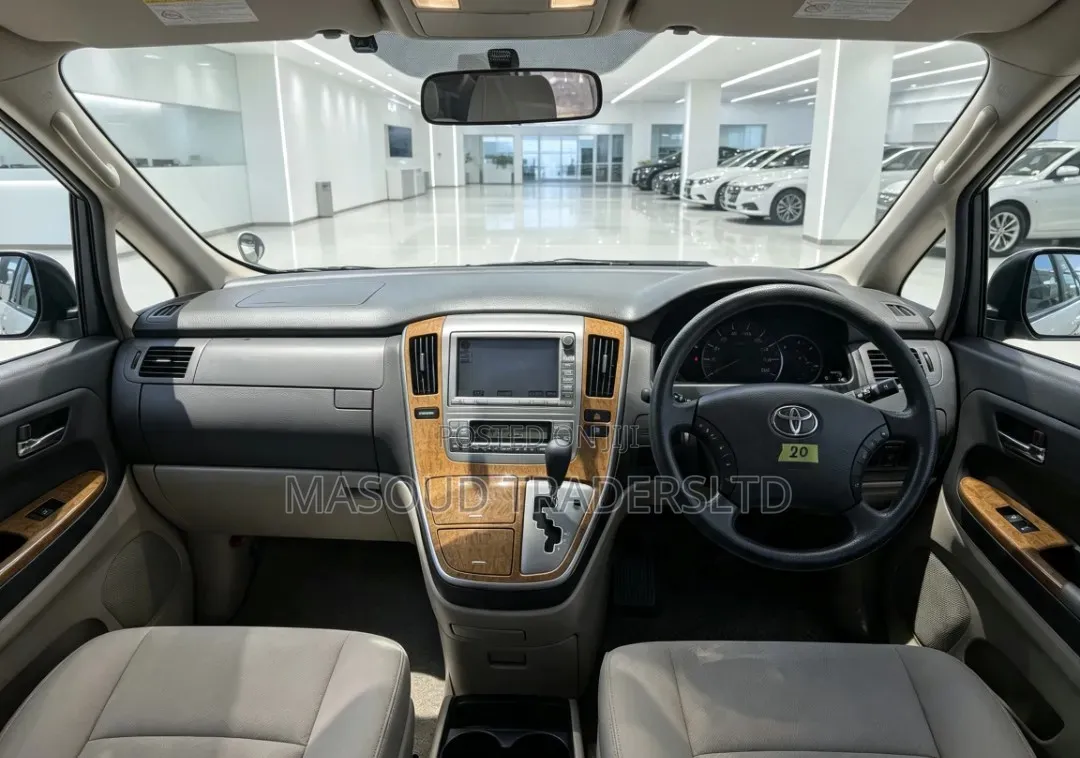Toyota Alphard 2005