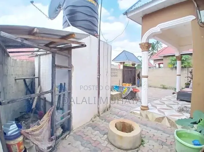 3bdrm House in Nyeburu Street, Chanika for sale