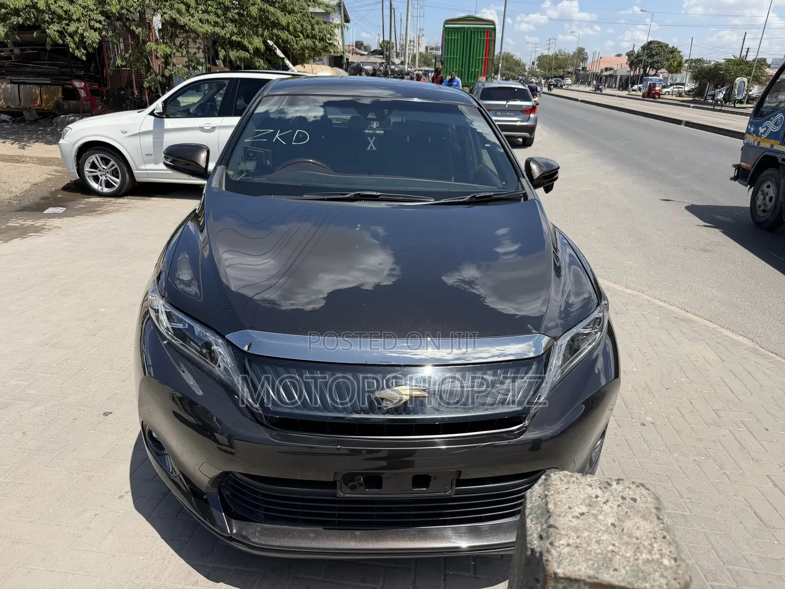Toyota Harrier 2.0 2015 Brown