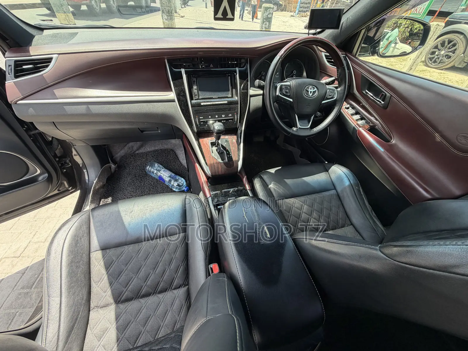 Toyota Harrier 2.0 2015 Brown