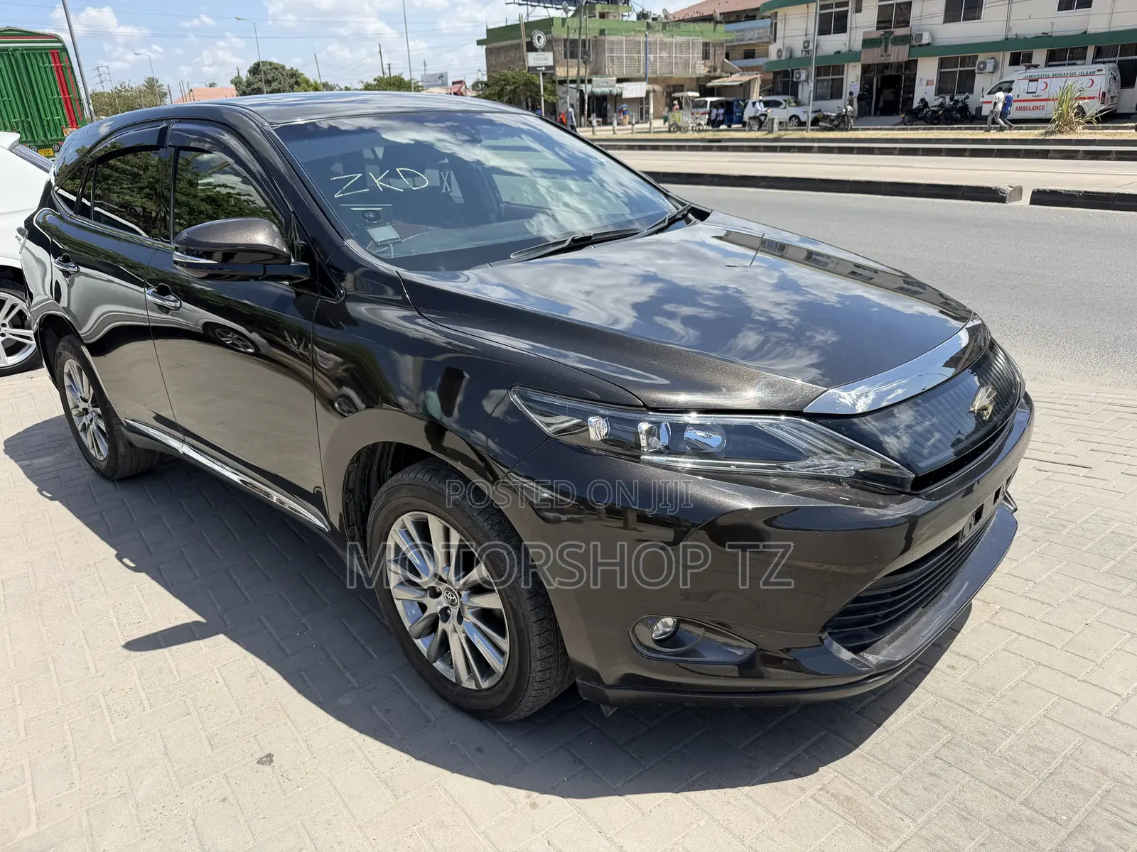 Toyota Harrier 2.0 2015 Brown