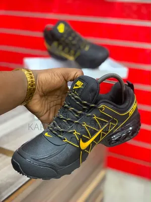 Black and Yellow Airmax Nike