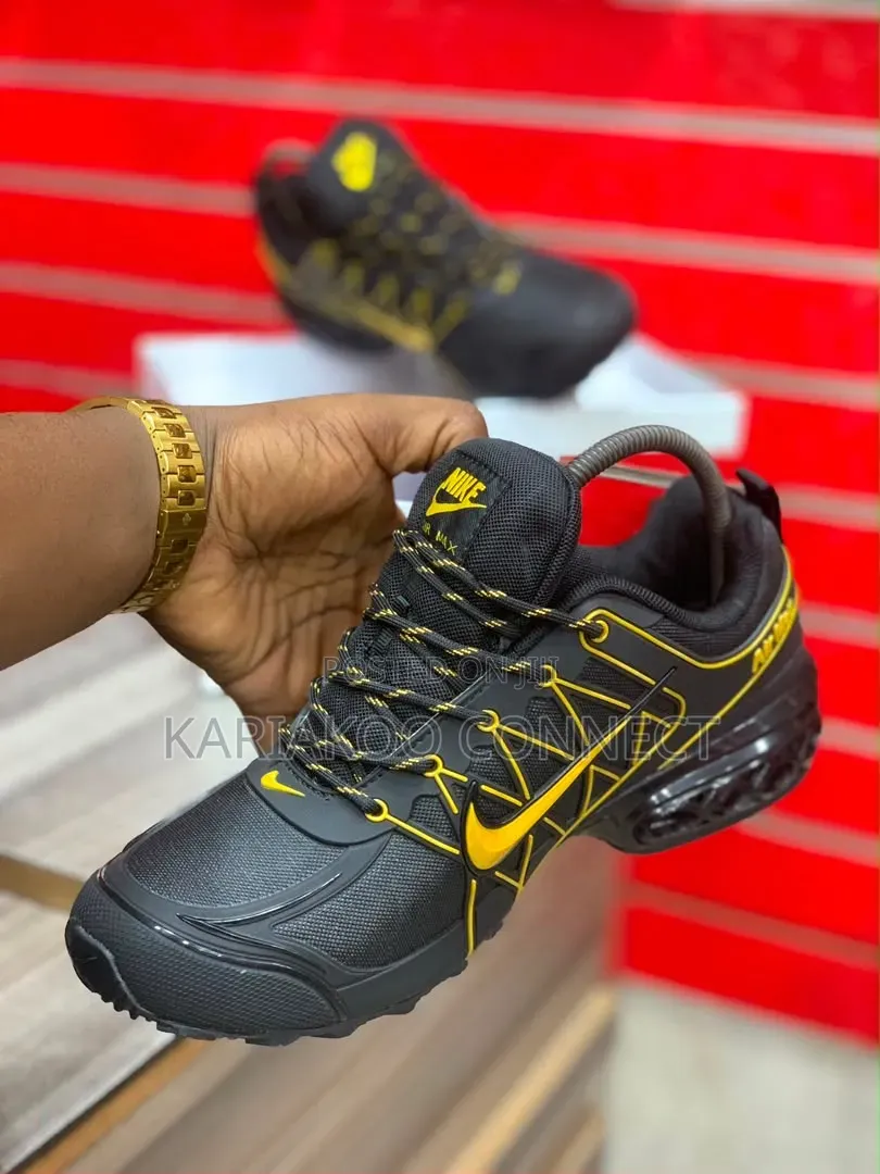 Black and Yellow Airmax Nike