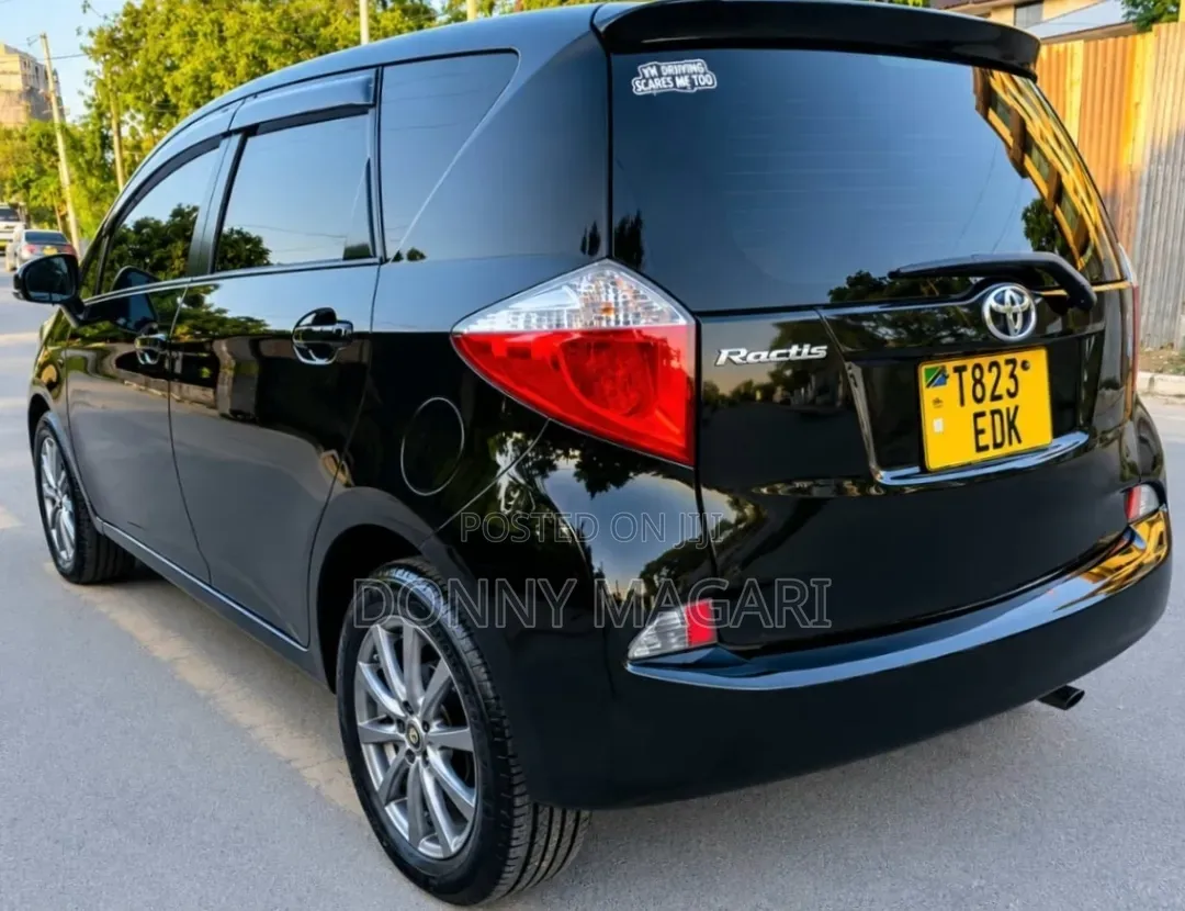 Toyota Ractis 2012 Black