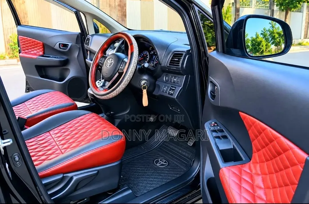 Toyota Ractis 2012 Black