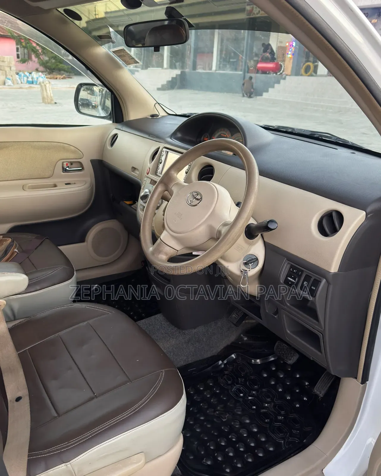 Toyota Sienta 2004 White