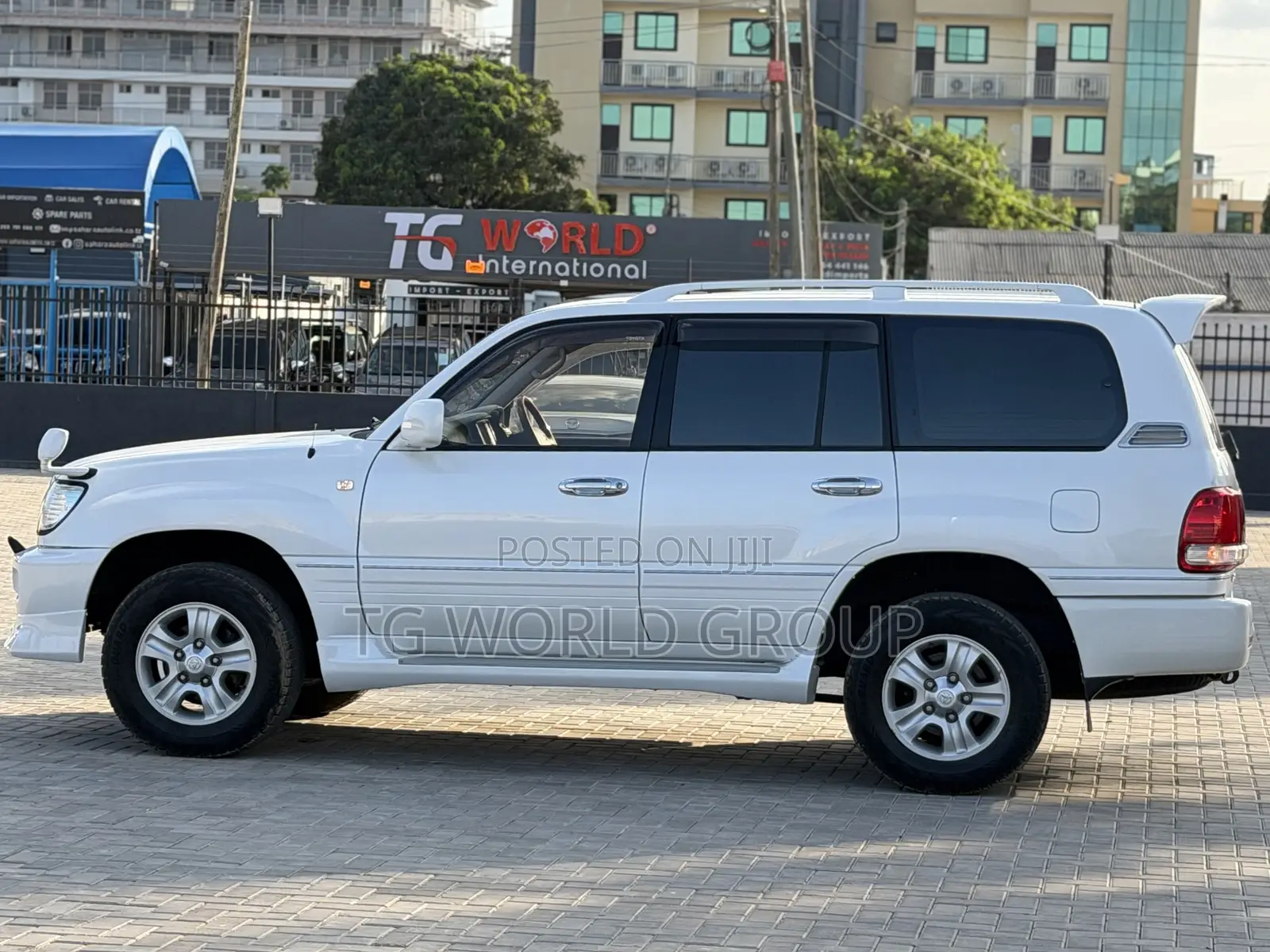 Toyota Land Cruiser 100 4.7 Executive 2007 White