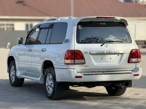 Toyota Land Cruiser 100 4.7 Executive 2007 White
