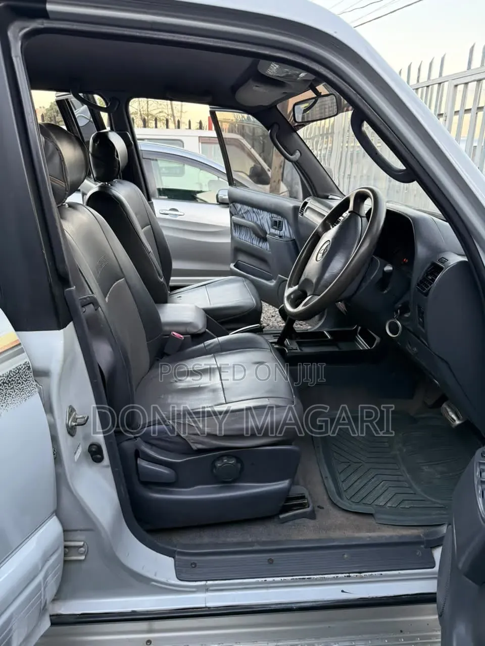 Toyota Land Cruiser Prado 2001 White