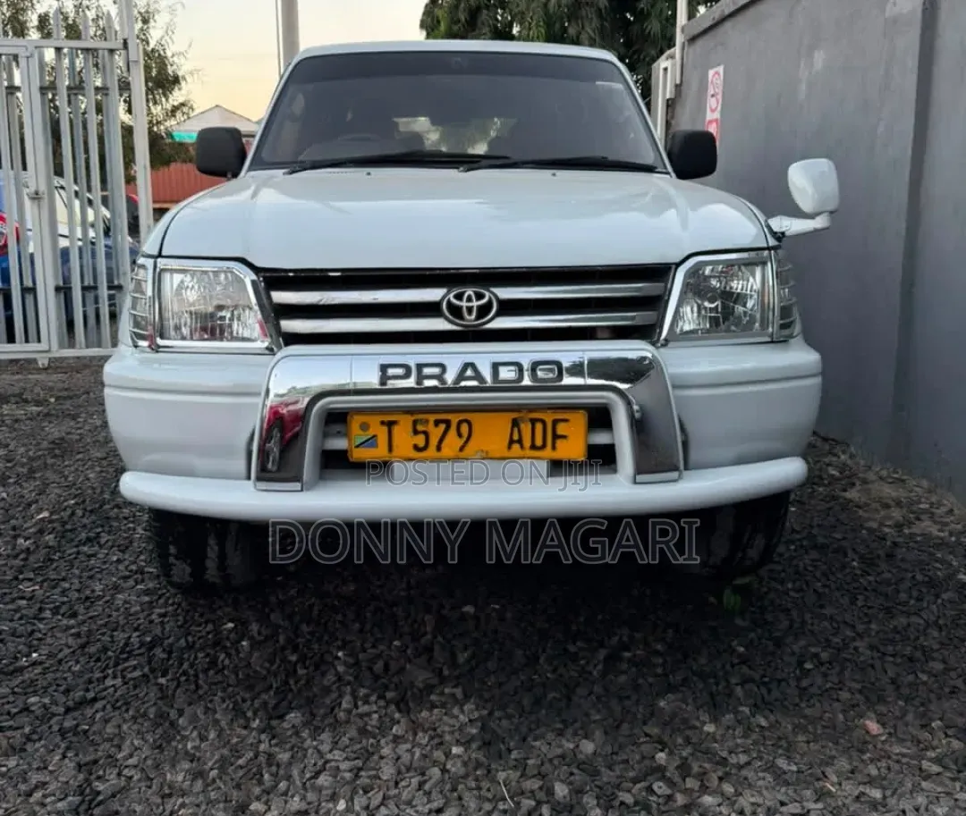 Toyota Land Cruiser Prado 2001 White