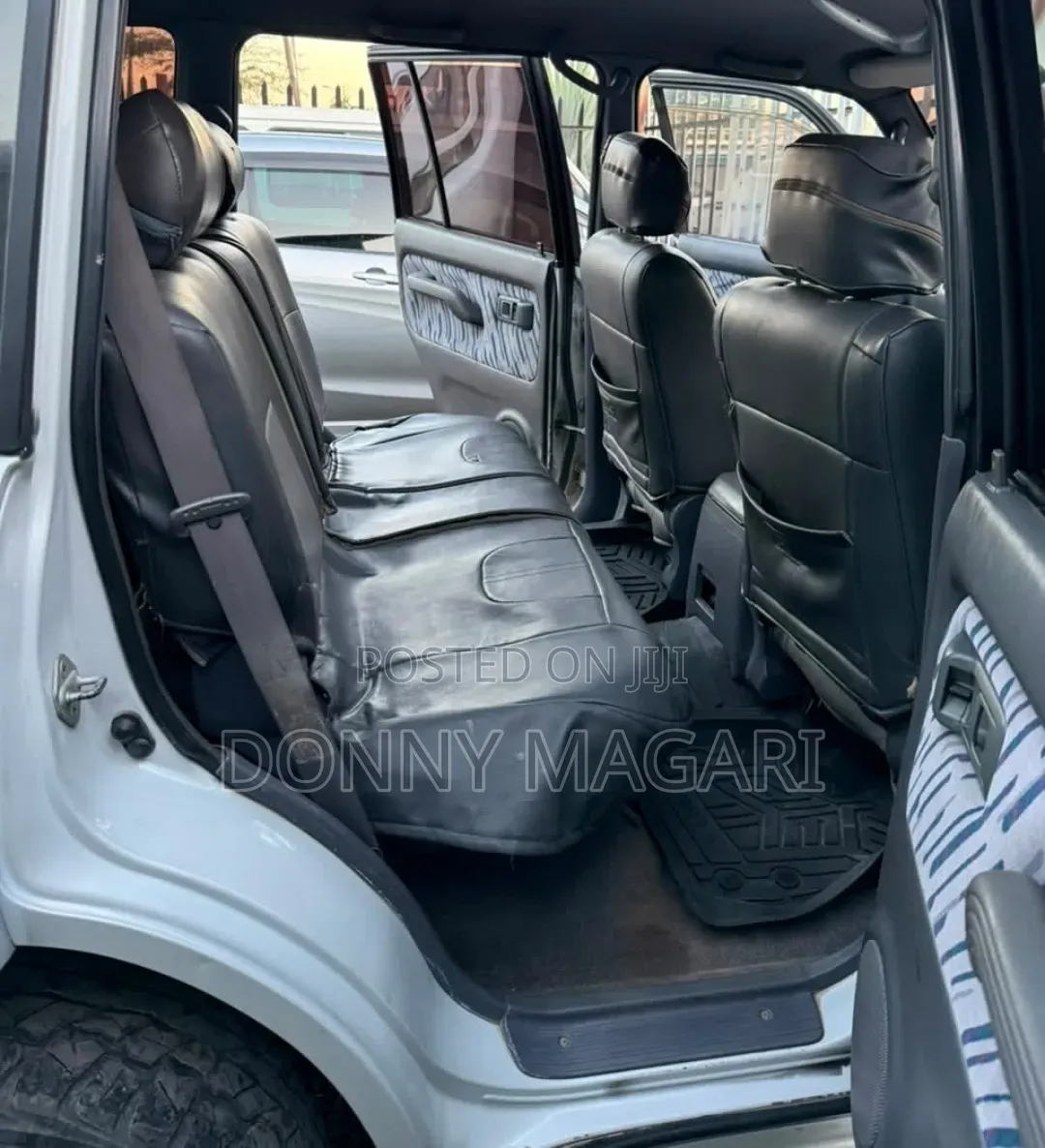 Toyota Land Cruiser Prado 2001 White