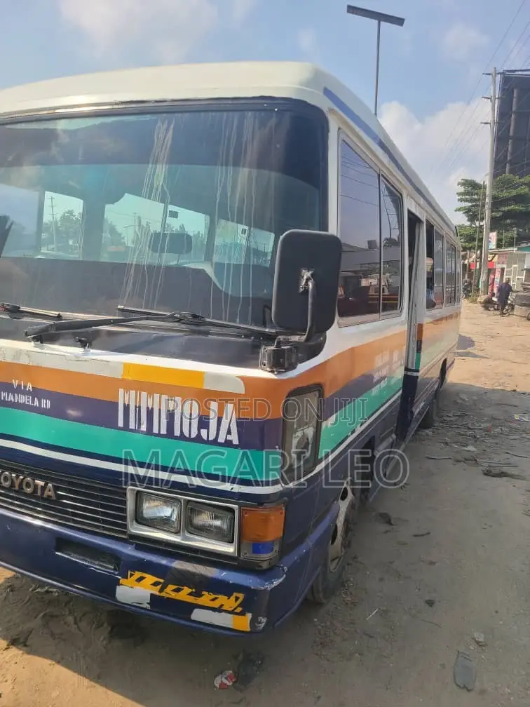 Toyota Coaster 2000 White
