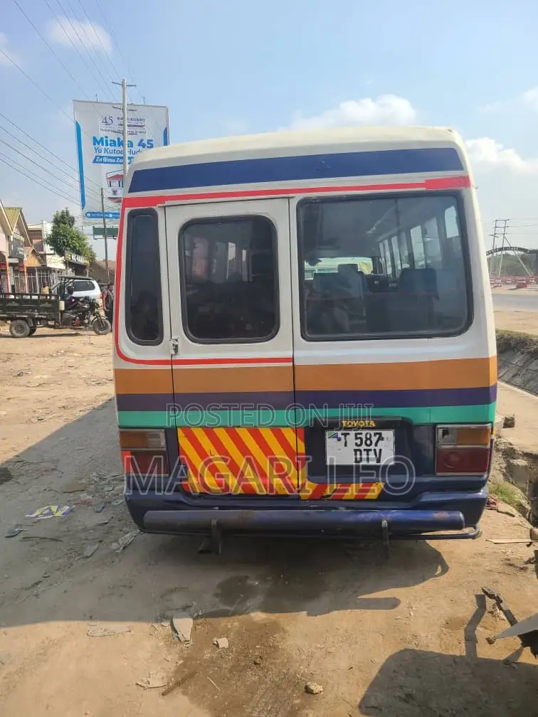 Toyota Coaster 2000 White