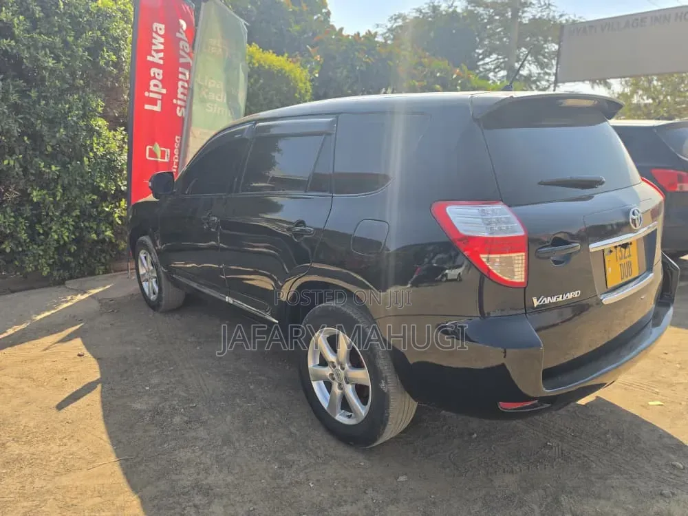 Toyota Vanguard 2012 Black