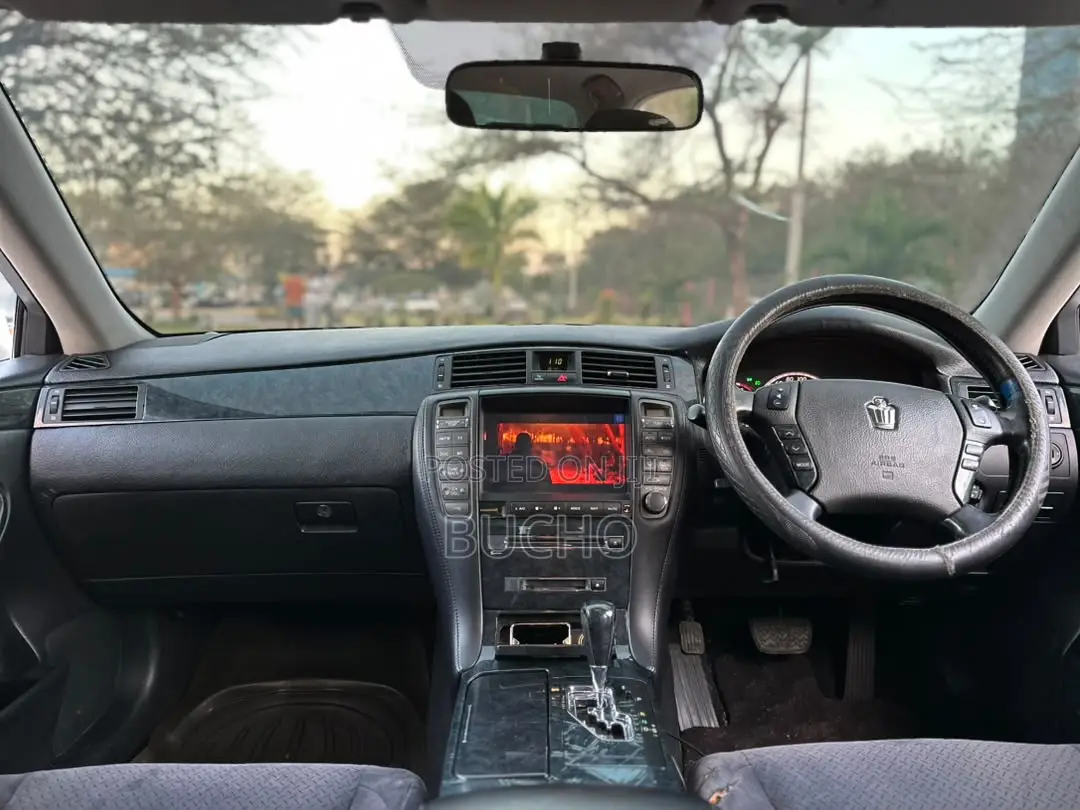 Toyota Crown 2006 White