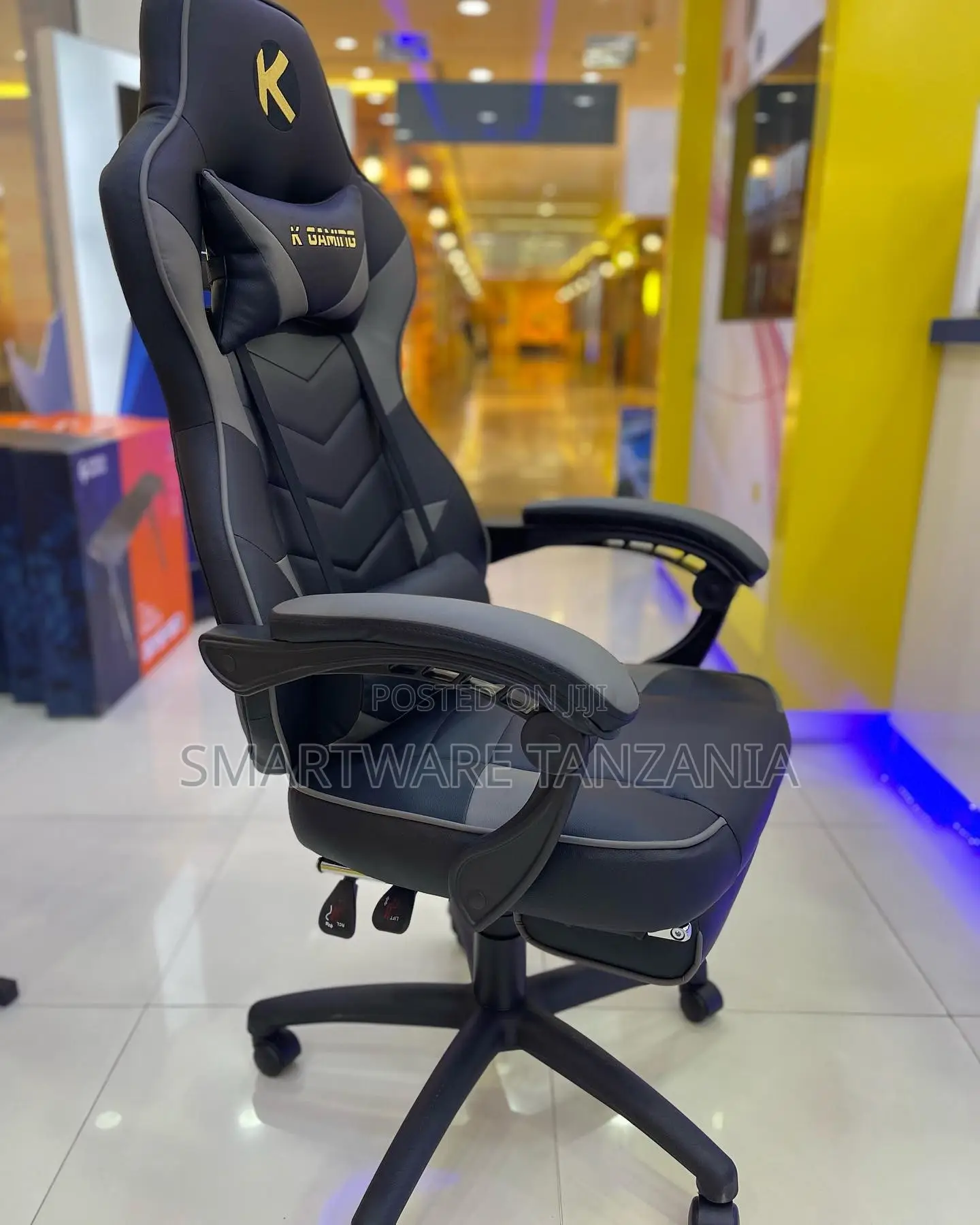 K Gaming Ergonomic Gaming Chair Adjustable Armrests and Lumbar Support