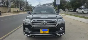 Toyota Land Cruiser 4.6 V8 ZX 2017 Black