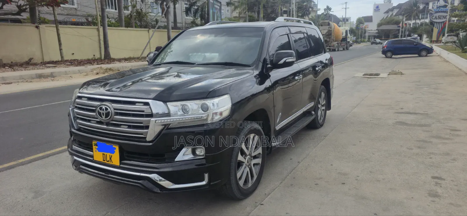 Toyota Land Cruiser 4.6 V8 ZX 2017 Black