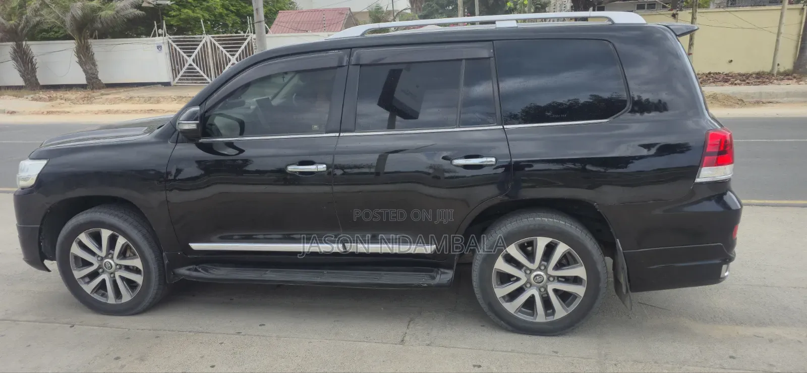 Toyota Land Cruiser 4.6 V8 ZX 2017 Black