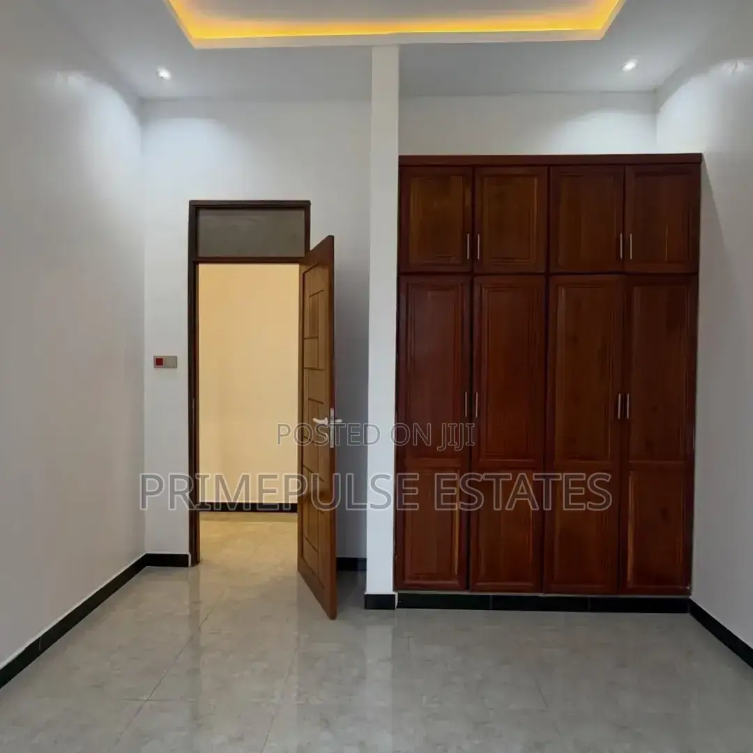 4bdrm Mansion in Goba for sale