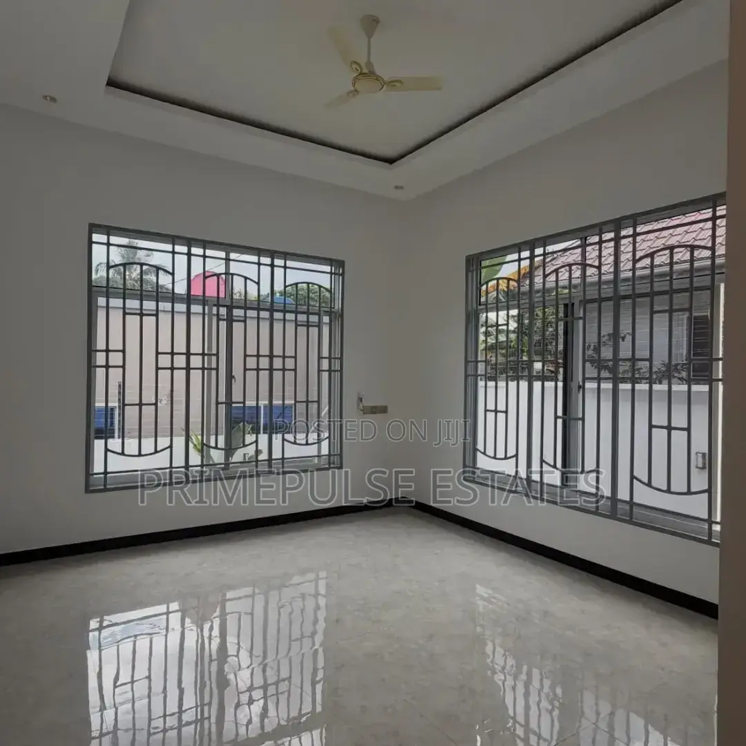 4bdrm Mansion in Goba for sale
