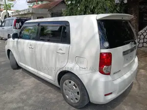 Toyota Corolla Rumion 2009 White