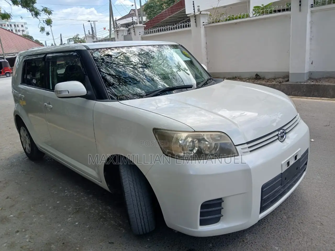Toyota Corolla Rumion 2009 White