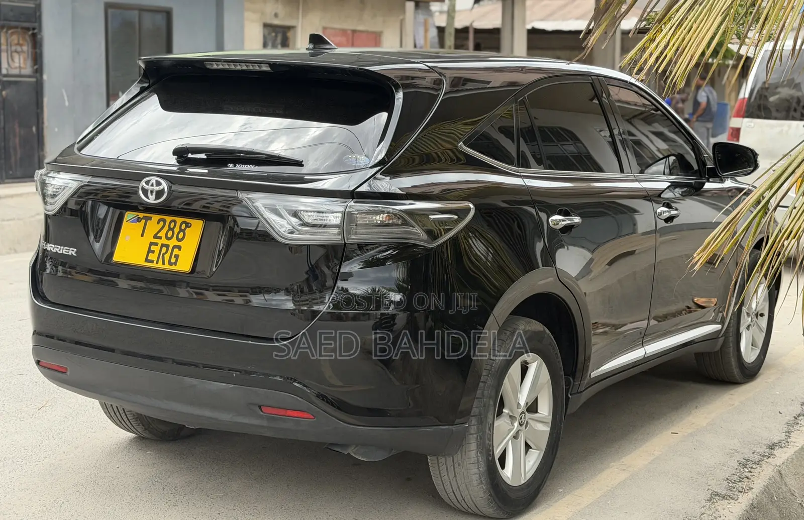 Toyota Harrier 2.0 2016 Black