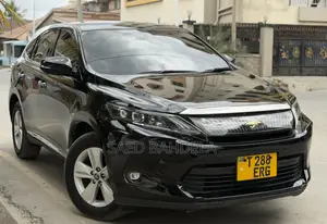 Toyota Harrier 2.0 2016 Black