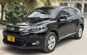 Toyota Harrier 2.0 2016 Black