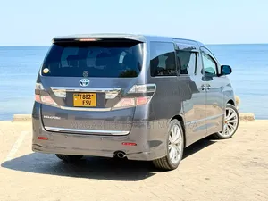 Toyota Vellfire 2010 Silver