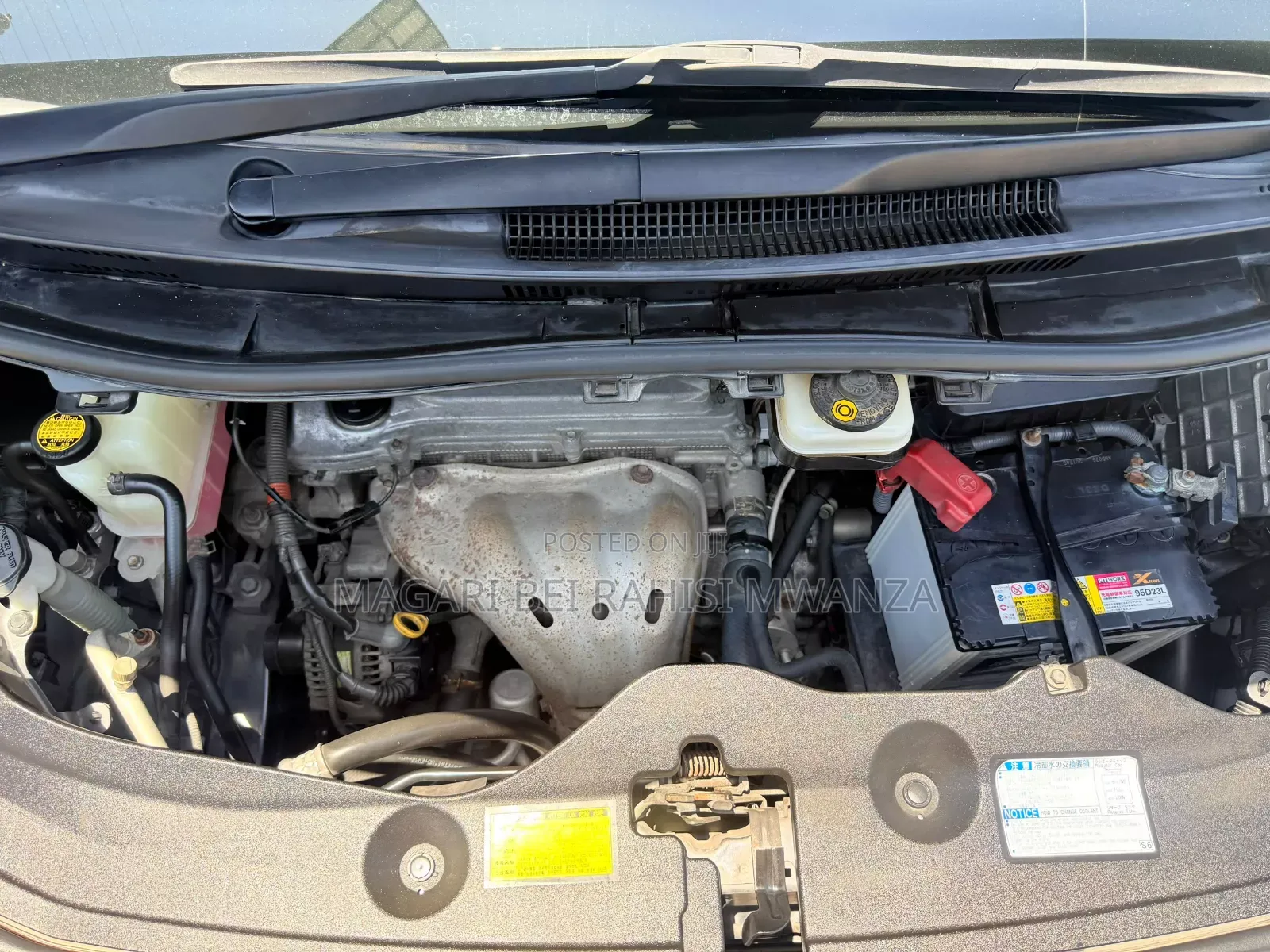 Toyota Vellfire 2010 Silver