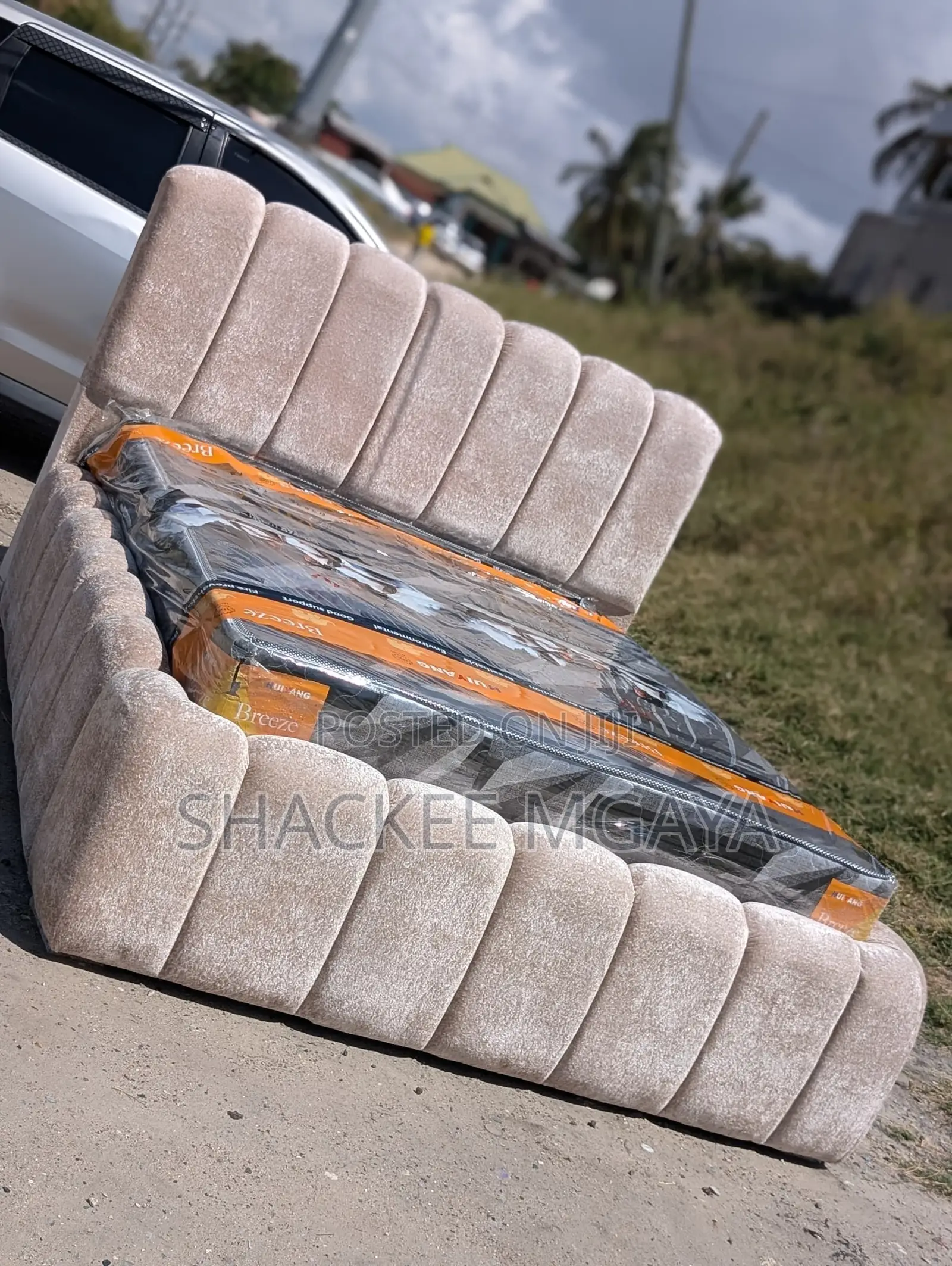 Bed Sofa 5/6 With Matress Inch 8