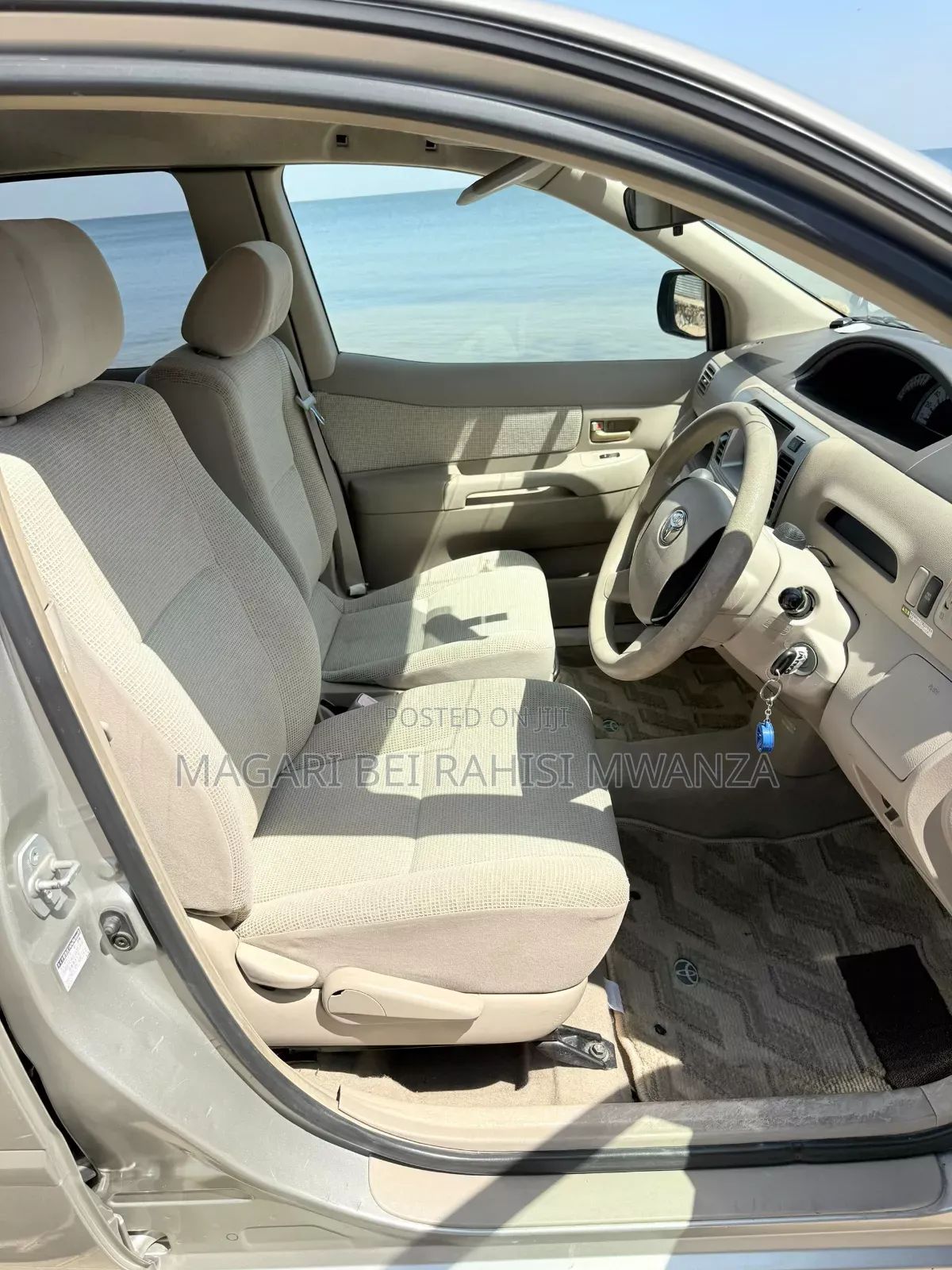 Toyota Raum 2004 Silver